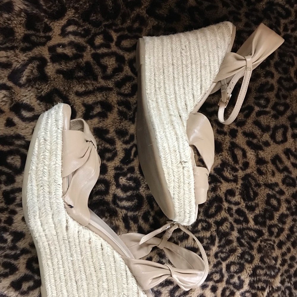 Talbots Beige Platform Wedges. - image 3